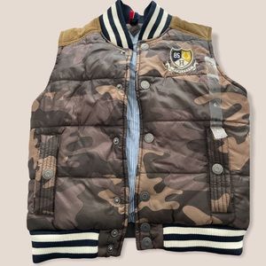 Tommy Hilfiger camo vest